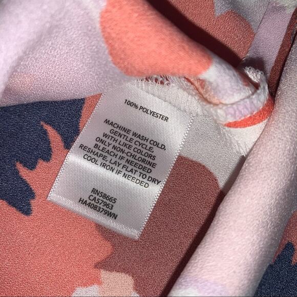 Halogen Floral Print Button-Up Long Sleeve Career Blouse Plus Size: 2X - Picture 10 of 12